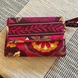 Vera Bradley Carnaby wallet in EUC